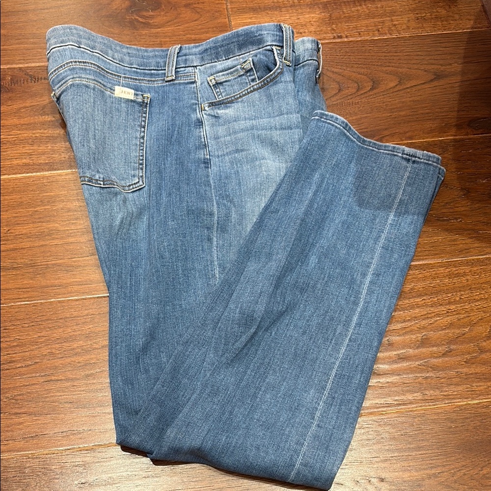 7 For All Mankind Women's Straight Leg Jeans in Medium Blue